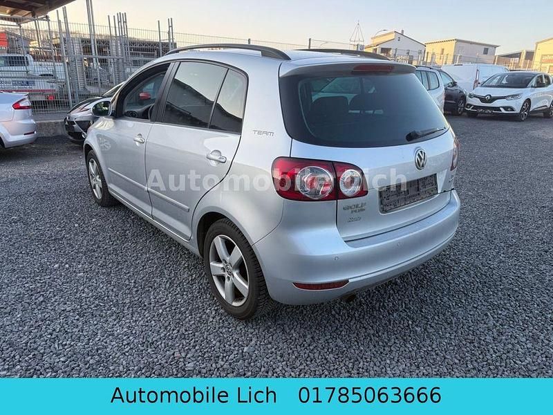 Gebraucht VW Golf VI Team 105 PS (77 kW) 2011 Silber Kleinwagen