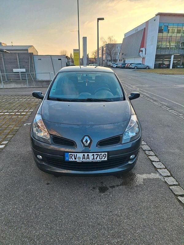 Gebraucht Renault Clio II 88 PS (64 kW) 2006 Grau Kleinwagen