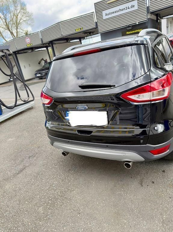 Gebraucht Ford Kuga SYNC Edition 179 PS (131 kW) 2016 Schwarz SUV