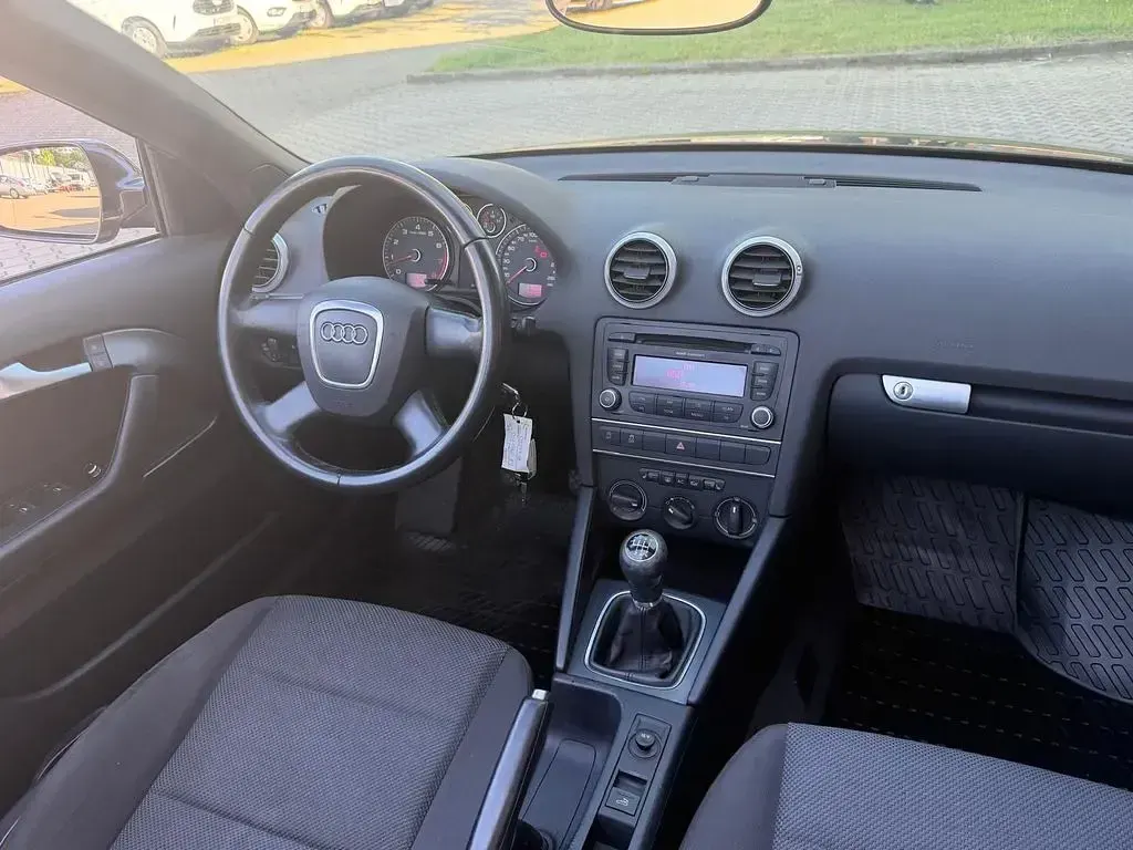 Gebraucht Audi A3 Cabriolet Attraction 105 PS (77 kW) 2010 Grau Cabrio
