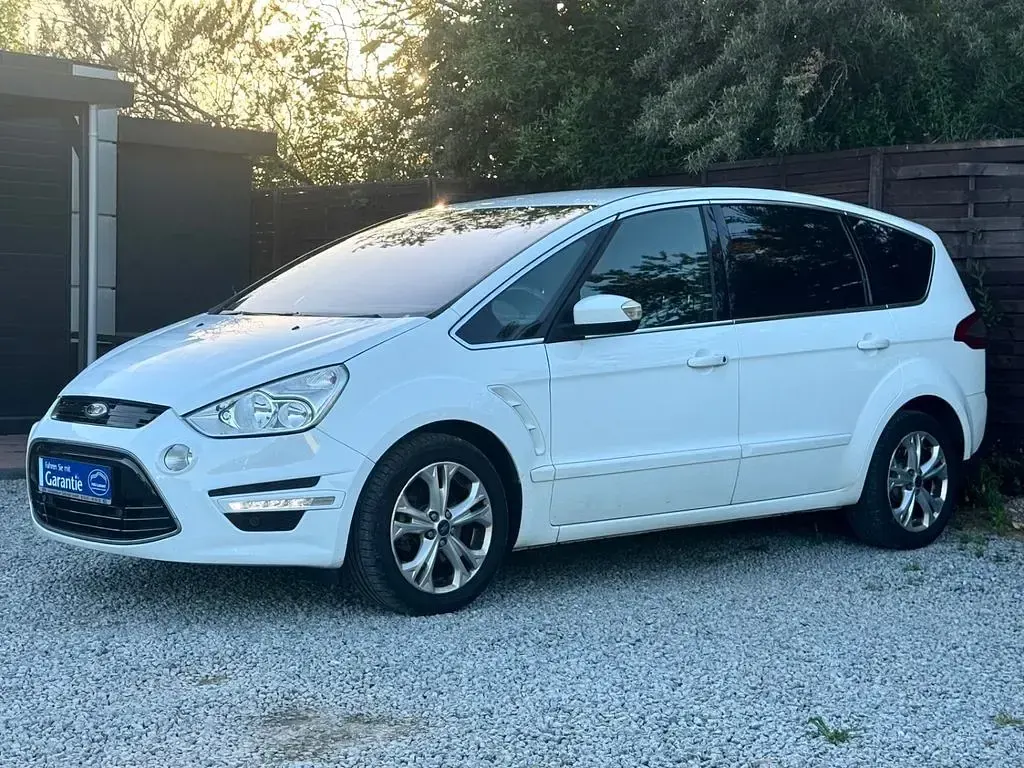 Gebraucht Ford S-MAX Titanium 163 PS (119 kW) 2013 Weiß Van / Kleinbus