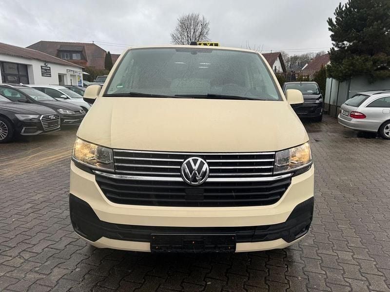 Gebraucht VW Caravelle 150 PS (110 kW) 2022 Gelb Van / Kleinbus