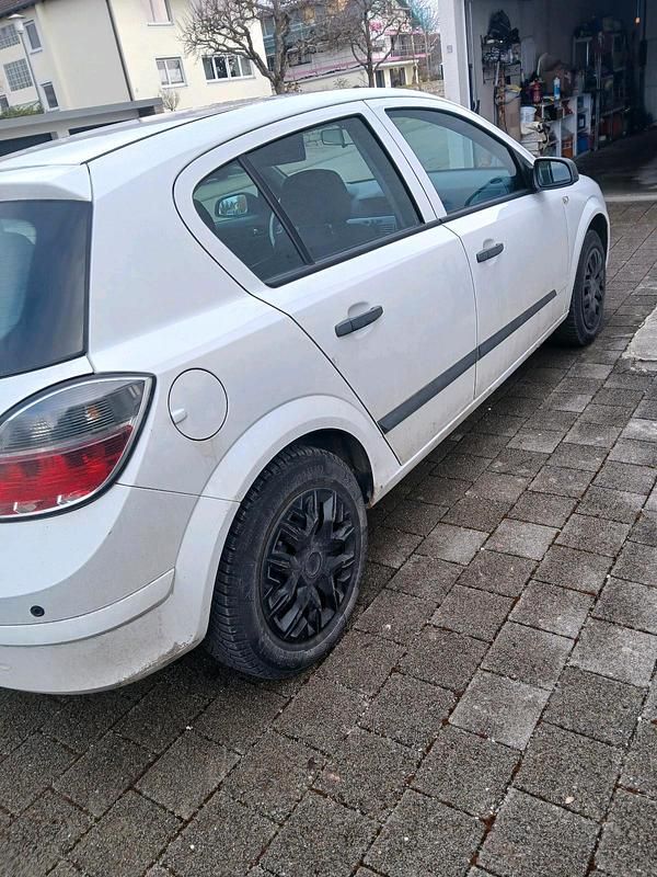 Gebraucht Opel Astra Edition 90 PS (66 kW) 2009 Weiß Kleinwagen