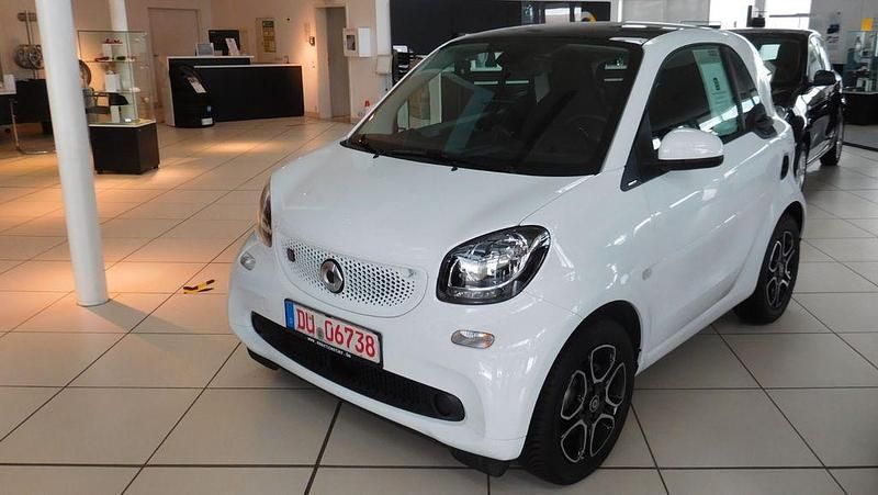 Weiß Gebraucht 2018 Smart ForTwo Electric Drive Kleinwagen | 8.500 € (Fairer Preis) - Bild 1/4