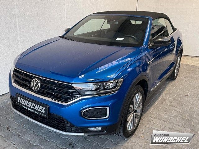 Blau Gebraucht 2021 VW T-Roc Cabriolet Active Cabrio | 25.985 € (Fairer Preis) - Bild 1/4