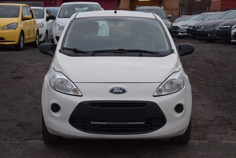Gebraucht Ford Ka Ambiente 69 PS (50 kW) 2013 Weiß Kleinwagen