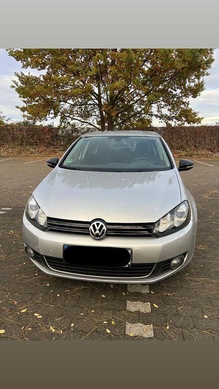 Grau Gebraucht 2011 VW Golf VI Style Limousine | 7.990 € (Fairer Preis) - Bild 1/4