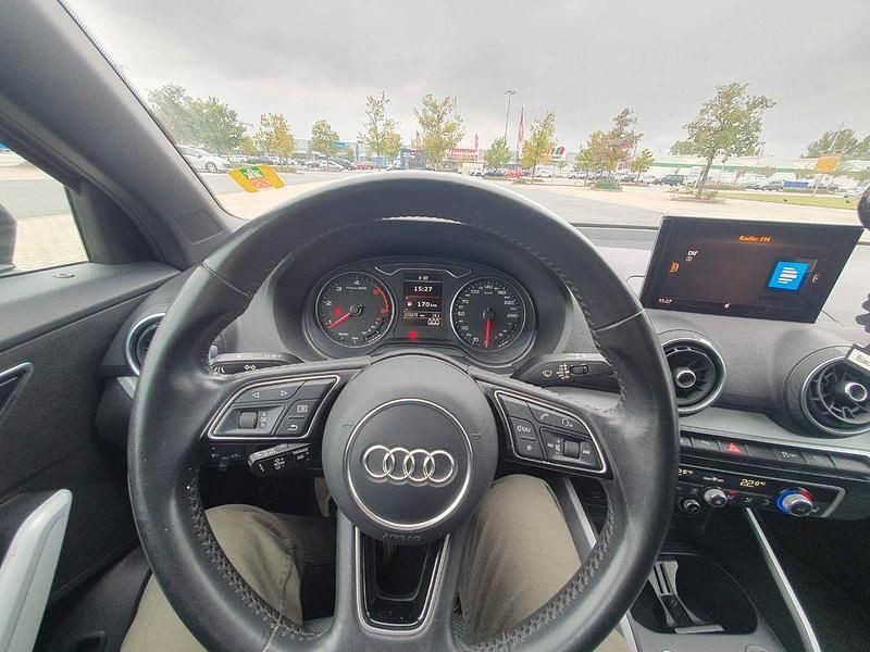 Gebraucht Audi Q2 Design 150 PS (110 kW) 2019 Grau SUV