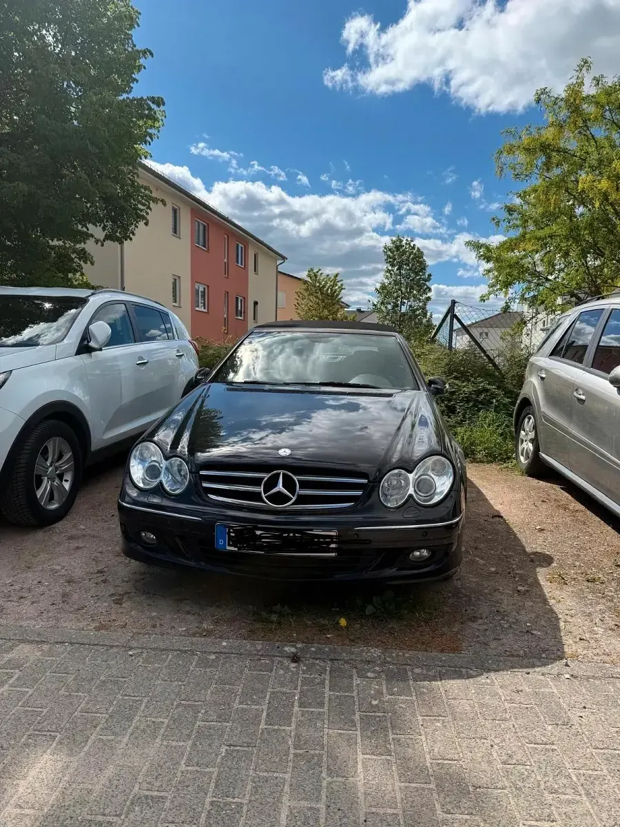 Gebraucht Mercedes CLK200 Avantgarde 185 PS (136 kW) 2009 Schwarz Cabrio