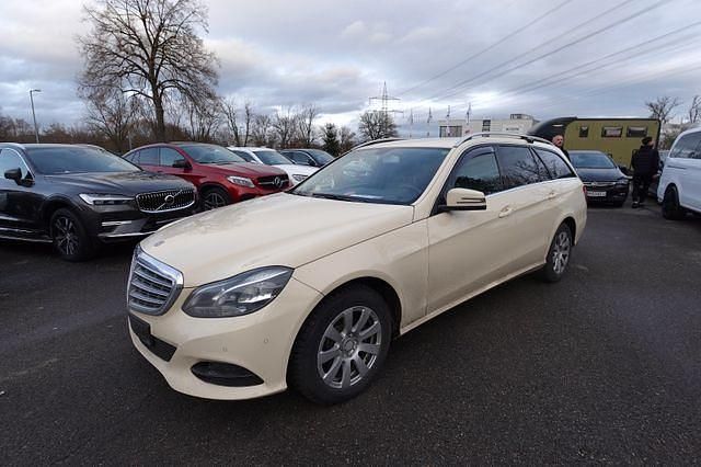 Hellelfenbein unilack Gebraucht 2016 Mercedes E200 Kombi | 9.999 € (Fairer Preis) - Bild 1/4