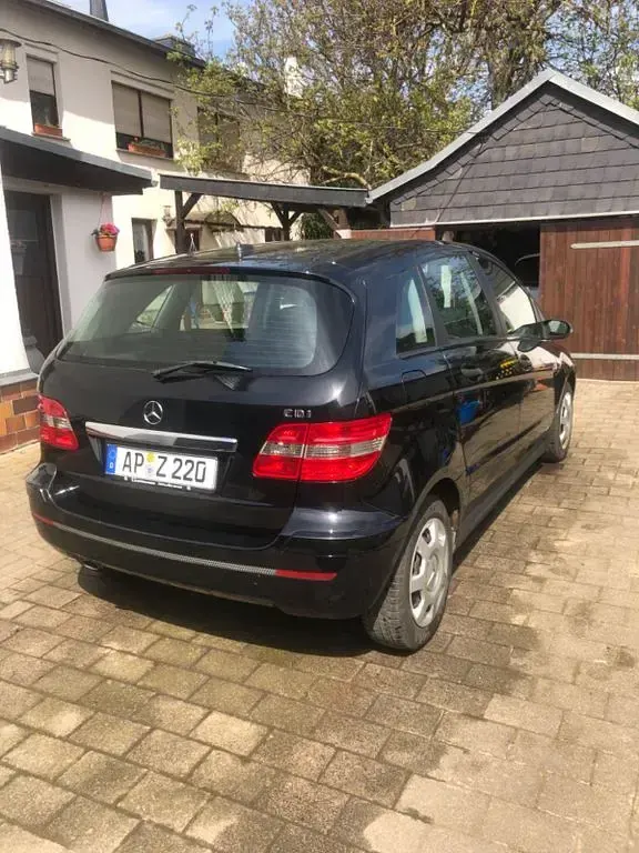 Gebraucht Mercedes B180 109 PS (80 kW) 2007 Schwarz Van / Kleinbus