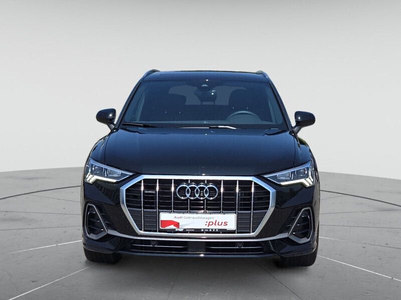 Mythosschwarz metallic Gebraucht 2024 Audi Q3 S-Line SUV | 48.880 € (Etwas zu teuer) - Bild 1/4