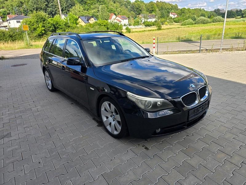 Schwarz Gebraucht 2005 BMW 530 Kombi | 4.490 € (Fairer Preis) - Bild 1/4