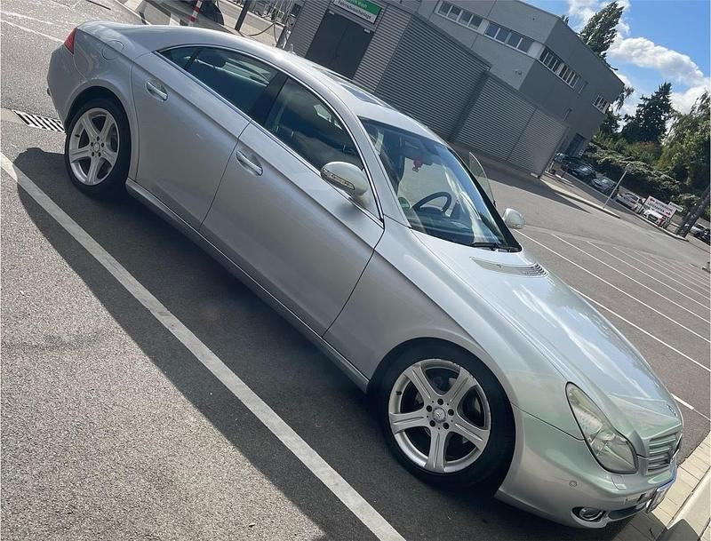 Silber Gebraucht 2007 Mercedes CLS320 Limousine | 6.500 € (Guter Preis) - Bild 1/4