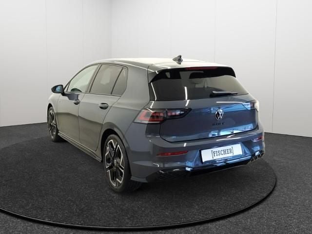 Neu VW Golf VIII Style 150 PS (110 kW) 2025 Delfingrau metallic Limousine