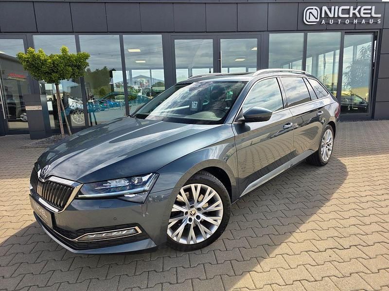 Grau Gebraucht 2021 Skoda Superb Limousine | 24.999 € (Etwas zu teuer) - Bild 1/4