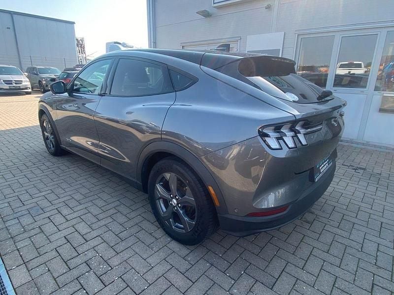 Gebraucht Ford Mustang Mach-E 197 kW (269 PS) 2021 Carbonized gray/asher gray SUV