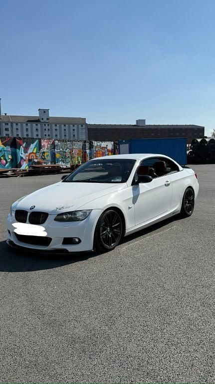 Weiß Gebraucht 2008 BMW 330 Cabriolet M Performance Cabrio | 12.499 € (Guter Preis) - Bild 1/4