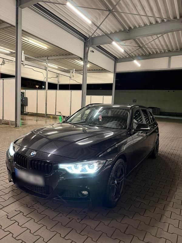 Gebraucht BMW 330 258 PS (189 kW) 2017 Schwarz Kombi