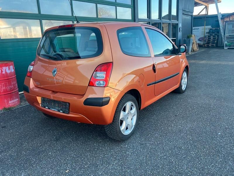 Second-hand Renault Twingo Expression 76 CP (55 kW) 2008 Portocaliu Hatchback