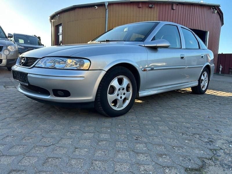 Silber Gebraucht 2000 Opel Vectra Limousine | 2.390 € (Fairer Preis) - Bild 1/4