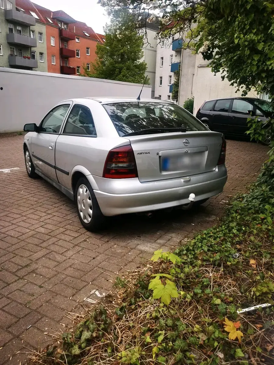 Używany Opel Astra 101 KM (74 kW) 2003 Srebrny Hatchback