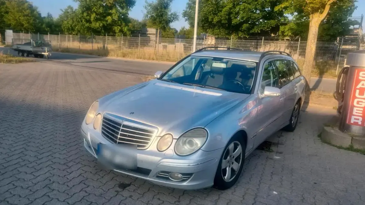 Gebraucht Mercedes E220 Avantgarde 170 PS (125 kW) 2007 Silber Kombi