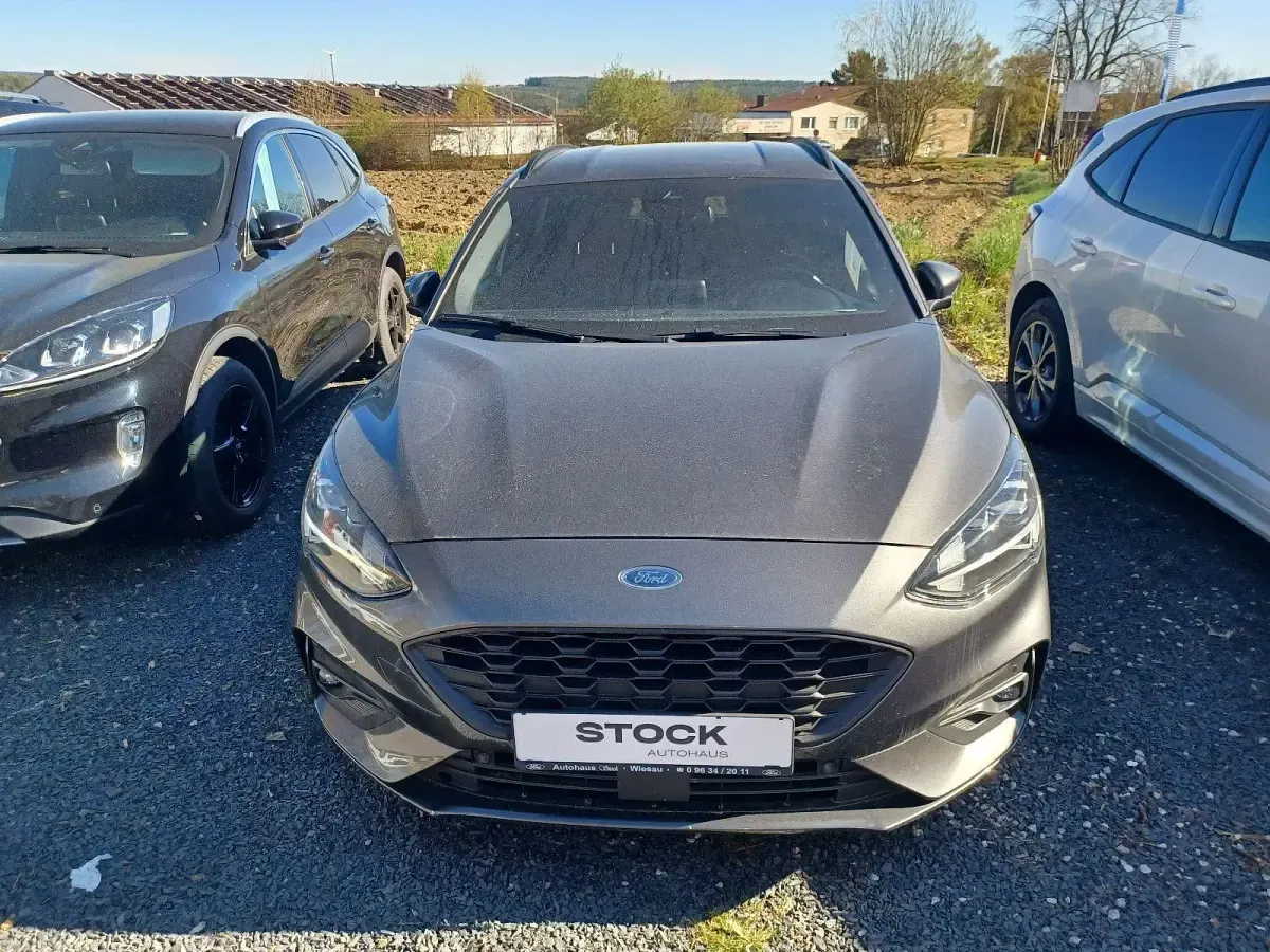 Gebraucht Ford Focus ST-Line 150 PS (110 kW) 2020 Grau Limousine