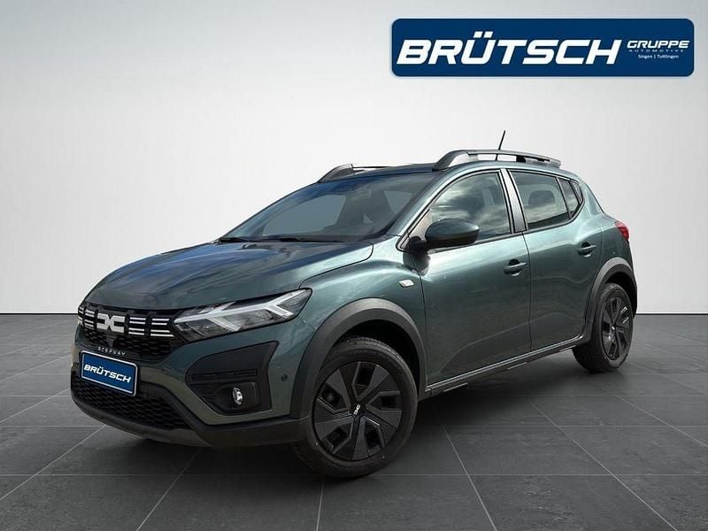 Oxidgrün metallic Gebraucht 2025 Dacia Sandero Expression Kleinwagen | 18.580 € (Fairer Preis) - Bild 1/1