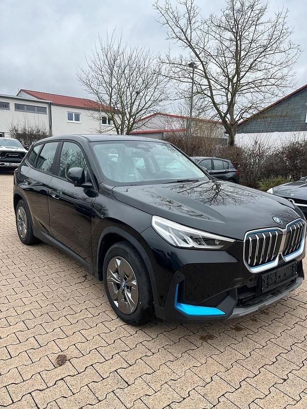 Gebraucht BMW iX1 225 kW (306 PS) 2024 Schwarz SUV
