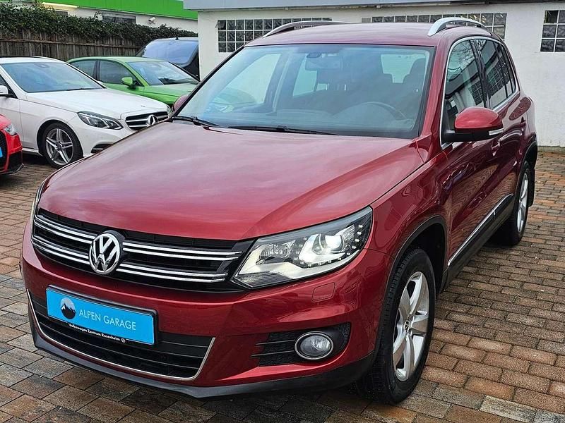 Rot Gebraucht 2012 VW Tiguan Style SUV | 14.999 € (Teuer) - Bild 1/4