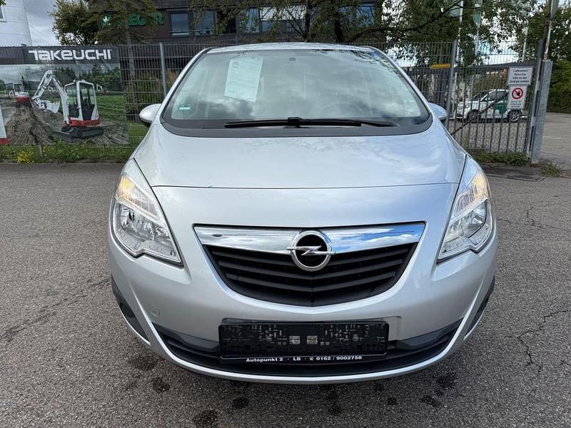 Gebraucht Opel Meriva 101 PS (74 kW) 2011 Silber Van / Kleinbus