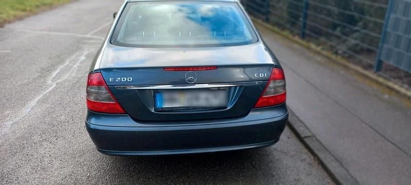 Gebraucht Mercedes E200 136 PS (100 kW) 2008 Grau Limousine