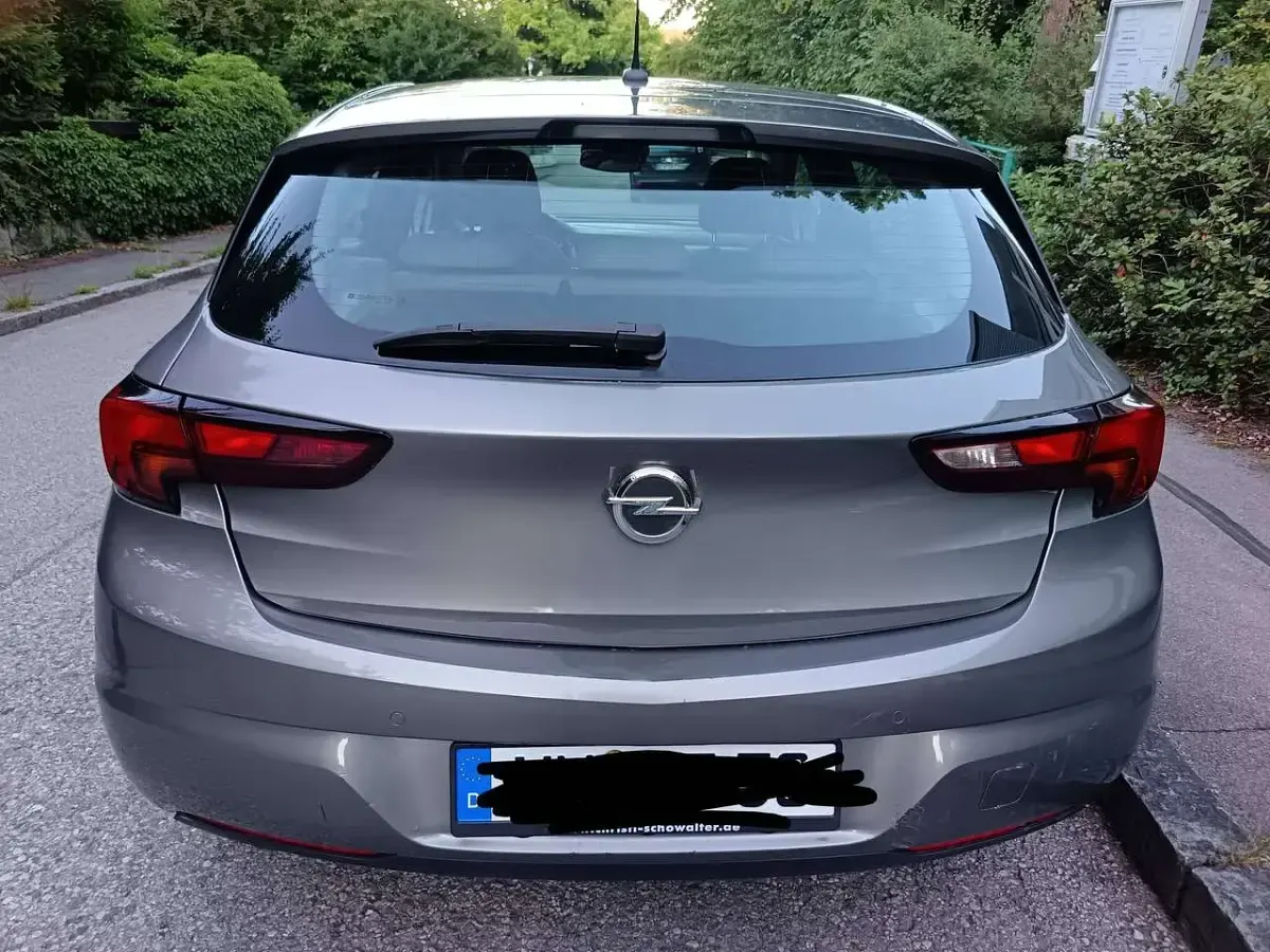 Gebraucht Opel Astra Edition 125 PS (91 kW) 2015 Beige Limousine
