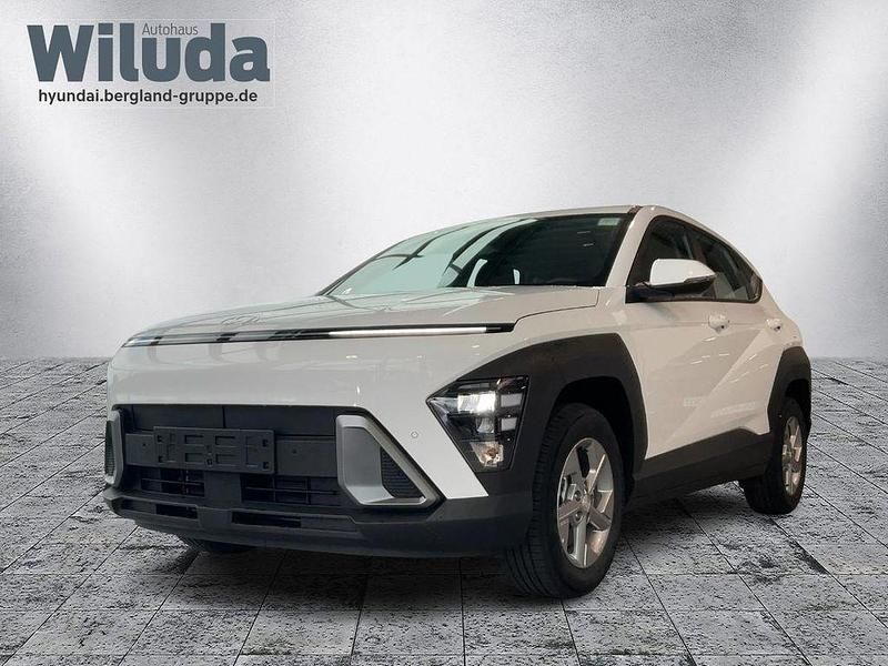 Atlas white weiß Neu 2025 Hyundai Kona Select SUV | 28.840 € (Superpreis) - Bild 1/4