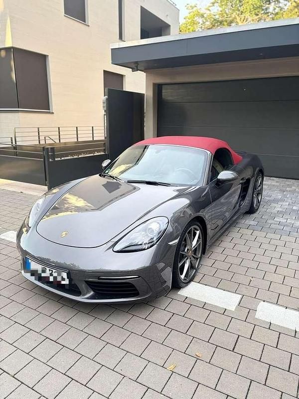Grau Gebraucht 2017 Porsche 718 Boxster Cabrio | 55.700 € (Fairer Preis) - Bild 1/4