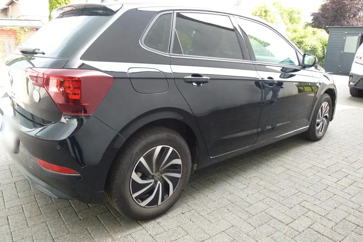Gebraucht VW Polo Life 110 PS (80 kW) 2023 Schwarz Kleinwagen