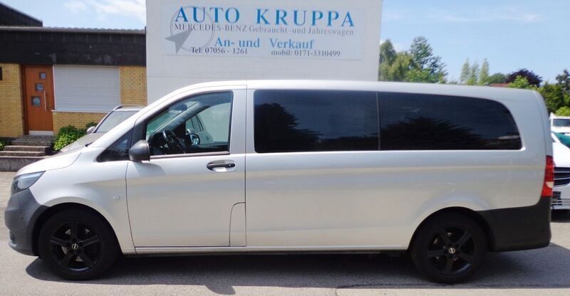 Silber Gebraucht 2021 Mercedes Vito Van / Kleinbus | 33.950 € (Guter Preis) - Bild 1/4