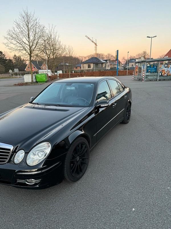 Gebraucht Mercedes E270 177 PS (130 kW) 2003 Schwarz Kleinwagen