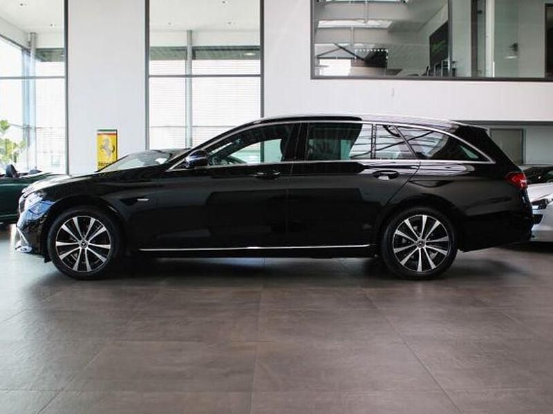 Gebraucht Mercedes E220 Avantgarde 194 PS (142 kW) 2019 Schwarz Kombi