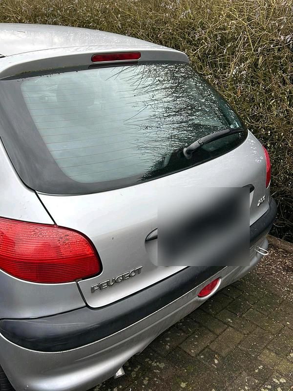 Gebraucht Peugeot 206 60 PS (44 kW) 2000 Silber Kleinwagen