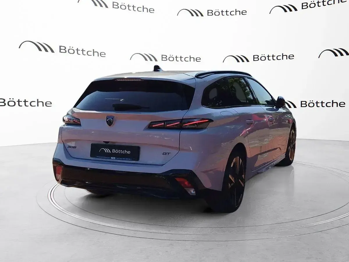 Neu Peugeot 308 GT 131 PS (96 kW) 2026 Lackierung okenitweiss/typ aussenverkleidung metalliclackierung Kombi