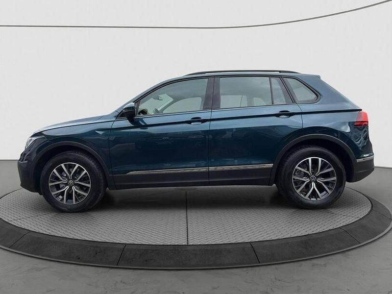 Gebraucht VW Tiguan Life 150 PS (110 kW) 2022 Blau SUV