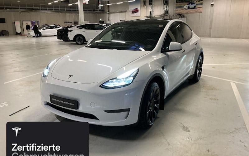 Gebraucht Tesla Model Y 273 kW (372 PS) 2023 Weiß SUV