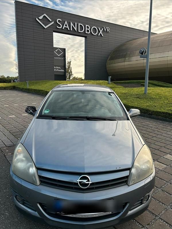 Grau Gebraucht 2005 Opel Astra Coupé | 1.000 € (Superpreis) - Bild 1/4