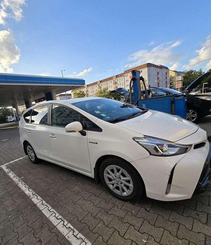 Weiß Gebraucht 2019 Toyota Prius+ Van / Kleinbus | 22.400 € (Fairer Preis) - Bild 1/4
