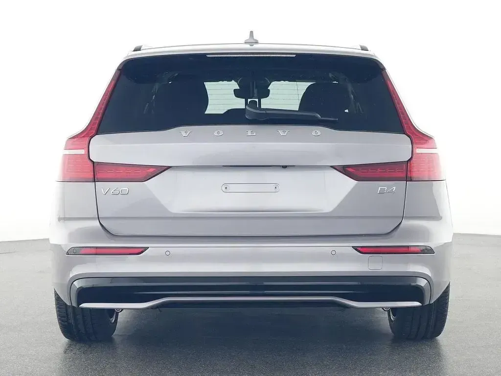 Gebraucht Volvo V60 Plus 197 PS (144 kW) 2025 Silber Kombi
