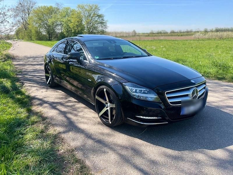 Schwarz Gebraucht 2011 Mercedes CLS350 Coupé | 11.950 € (Fairer Preis) - Bild 1/4