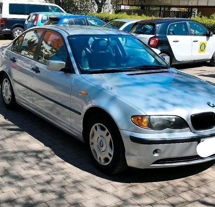 Second-hand BMW 318 143 CP (105 kW) 2002 Argintiu Berlinǎ