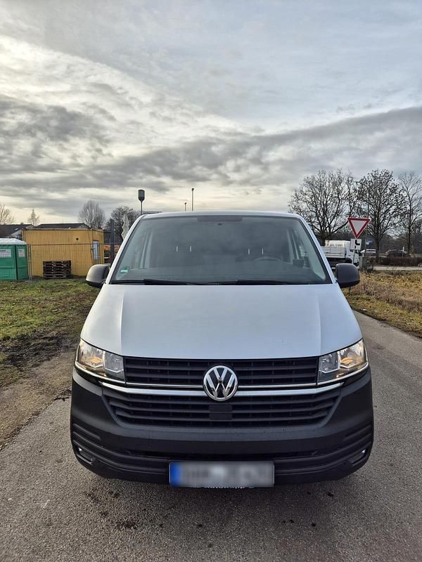 Gebraucht VW Transporter 150 PS (110 kW) 2021 Silber Van
